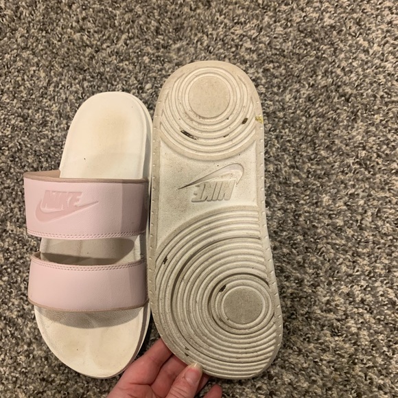 Nike Slides - Picture 2 of 3